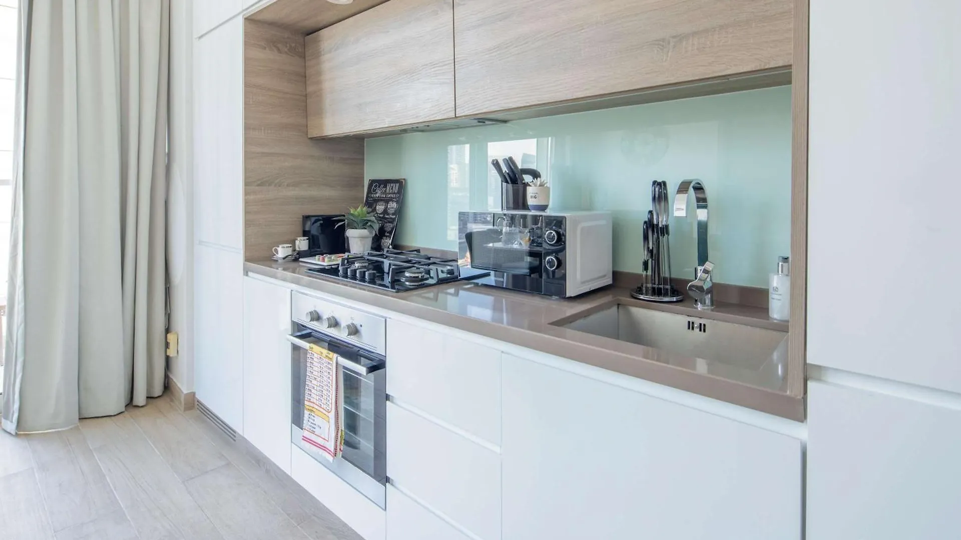 Apartment Frank Porter - Studio One Dubai